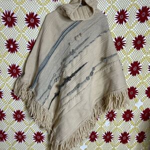 Vtg Wool Poncho One size Boho Hippie Festival Wear